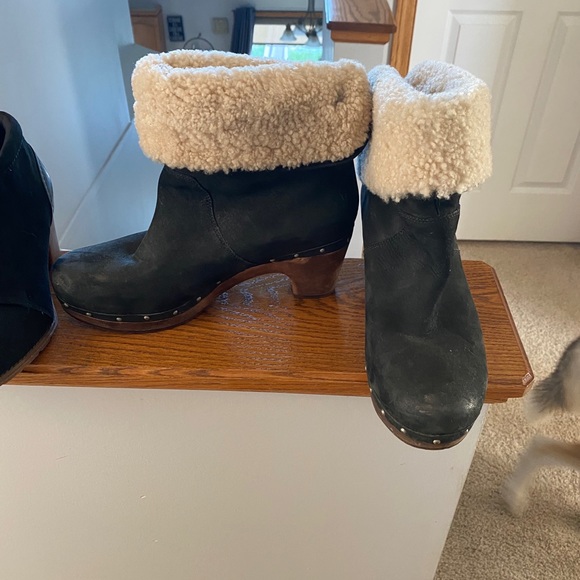 Ugg Winter Boots - Picture 1 of 3